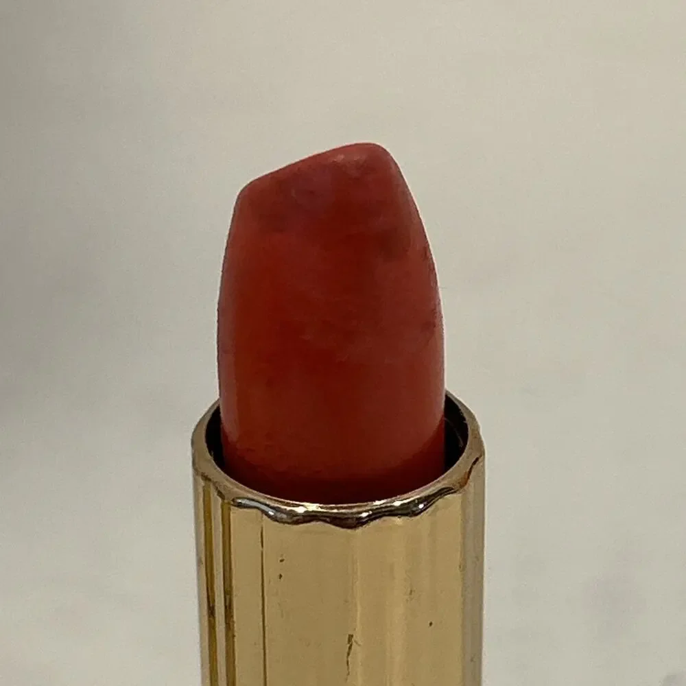 Estée Lauder one new